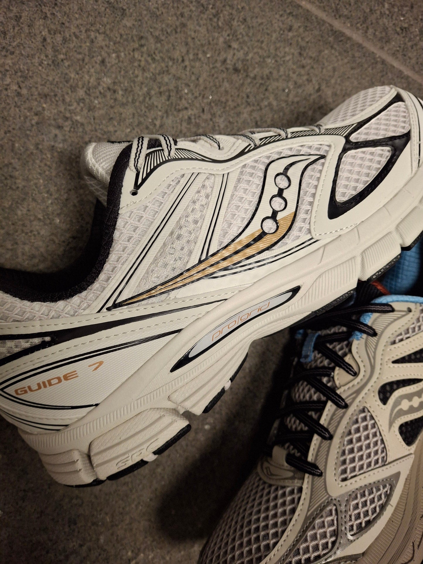 Saucony Progrid Guide 7 'Onyx Gold' - Kick Game