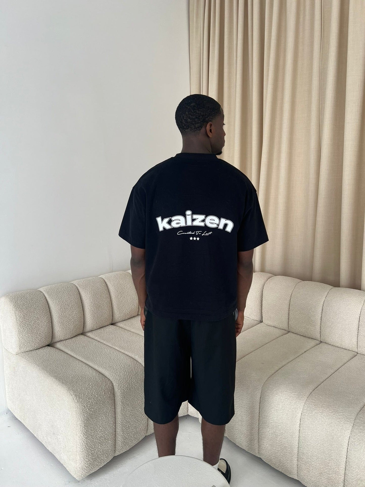 KAIZEN MARKET ARCH TEE BLACK - Kick Game