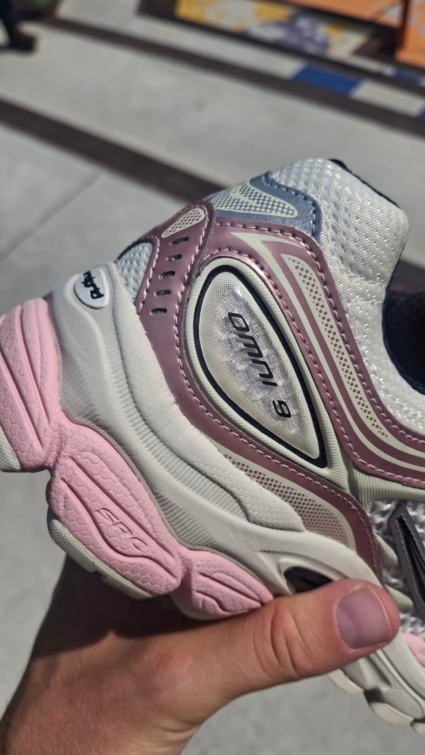 Saucony Progrid Omni 9 'Eggshell Touch' - Kick Game
