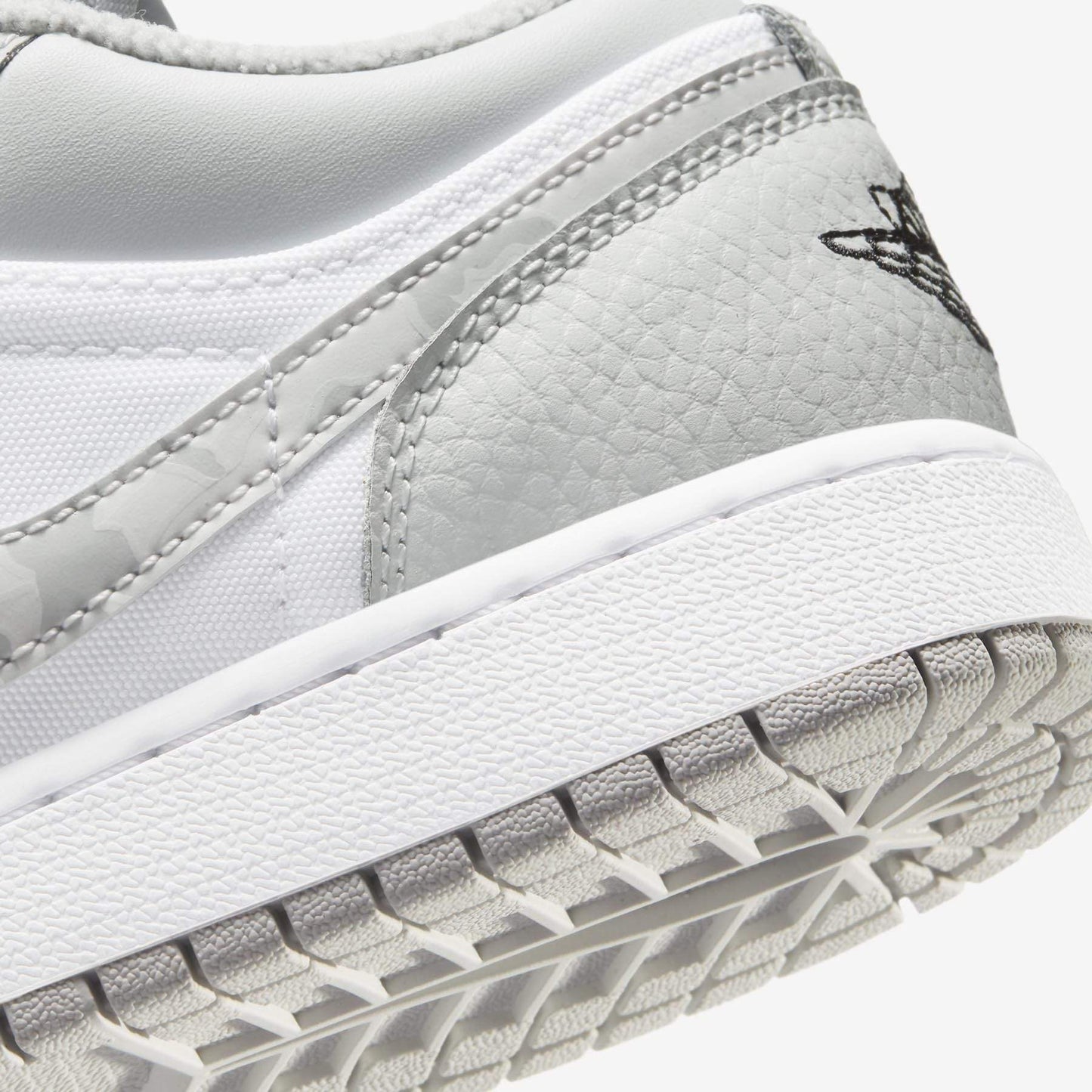 Air Jordan 1 Low SE GS 'White Camo' - Kick Game