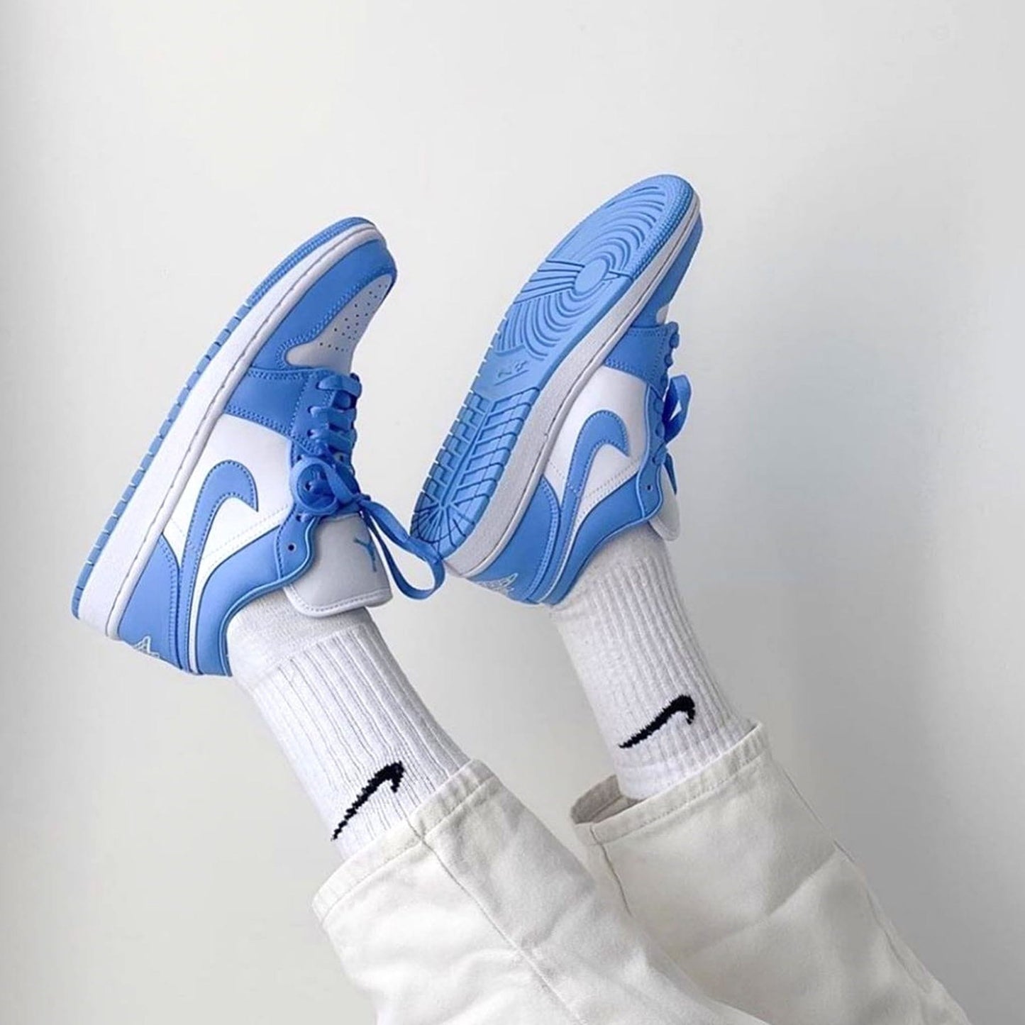 Air Jordan 1 Low Wmns 'UNC' - Kick Game