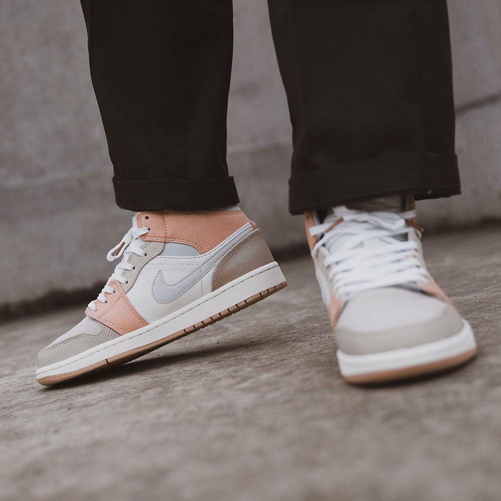 Air Jordan 1 Mid 'Milan' - Kick Game