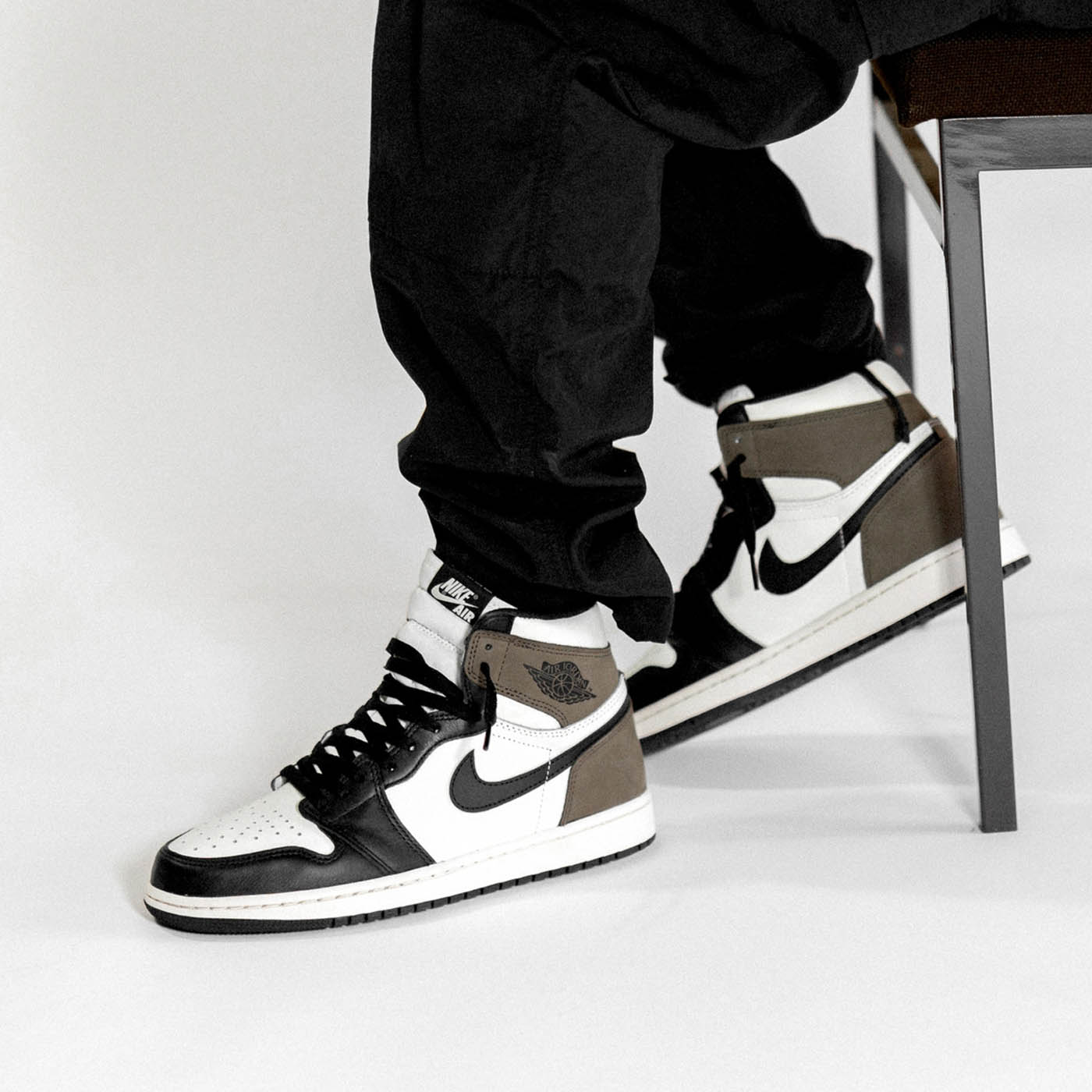 Air Jordan 1 Retro High OG 'Dark Mocha' - Kick Game