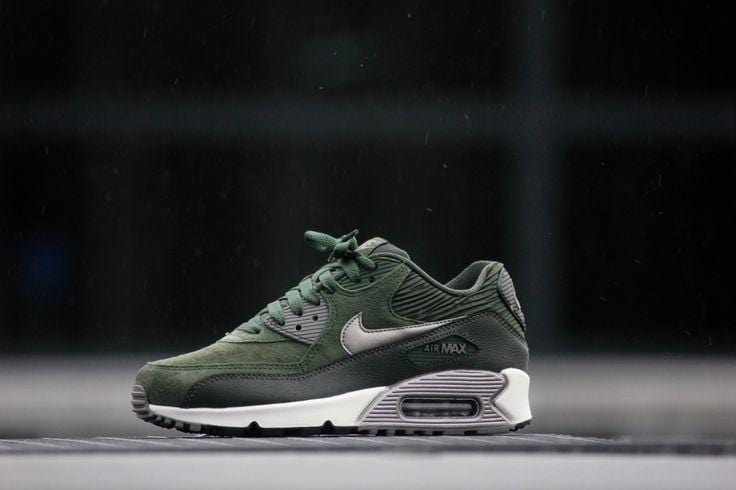Nike Air Max 90 Carbon Green Leather Trainers - Kick Game