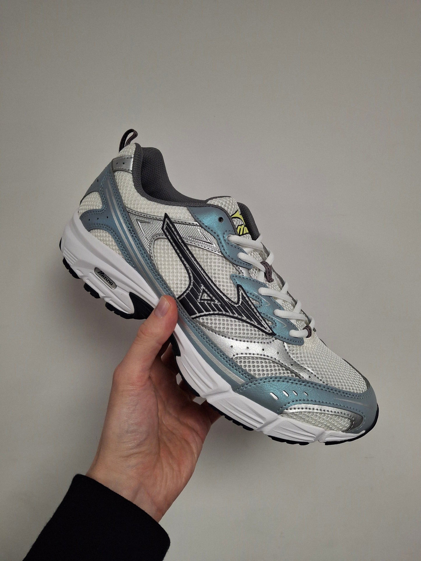 Mizuno MXR Sport 'Snow White Salute Slate' - Kick Game