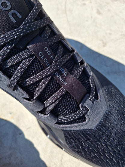 On Cloudrunner 3 'Black Black' - Kick Game