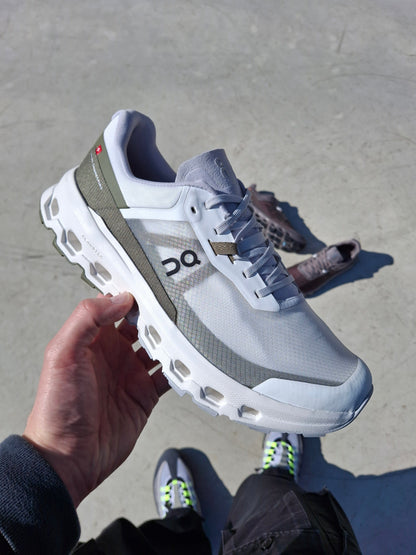 On Cloudvista 2 'Ivory Olive' - Kick Game