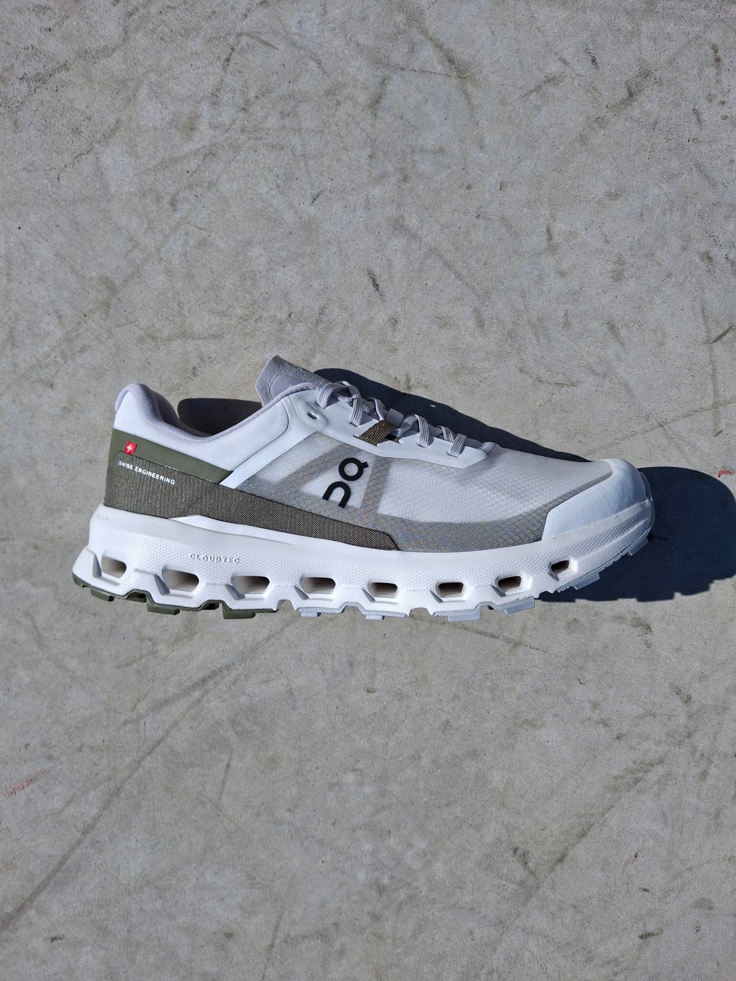 On Cloudvista 2 'Ivory Olive' - Kick Game