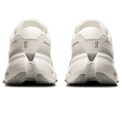 On Cloudrunner 3 'White Glacier' - Kick Game