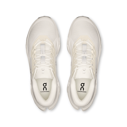 On Cloudrunner 3 'White Glacier' - Kick Game