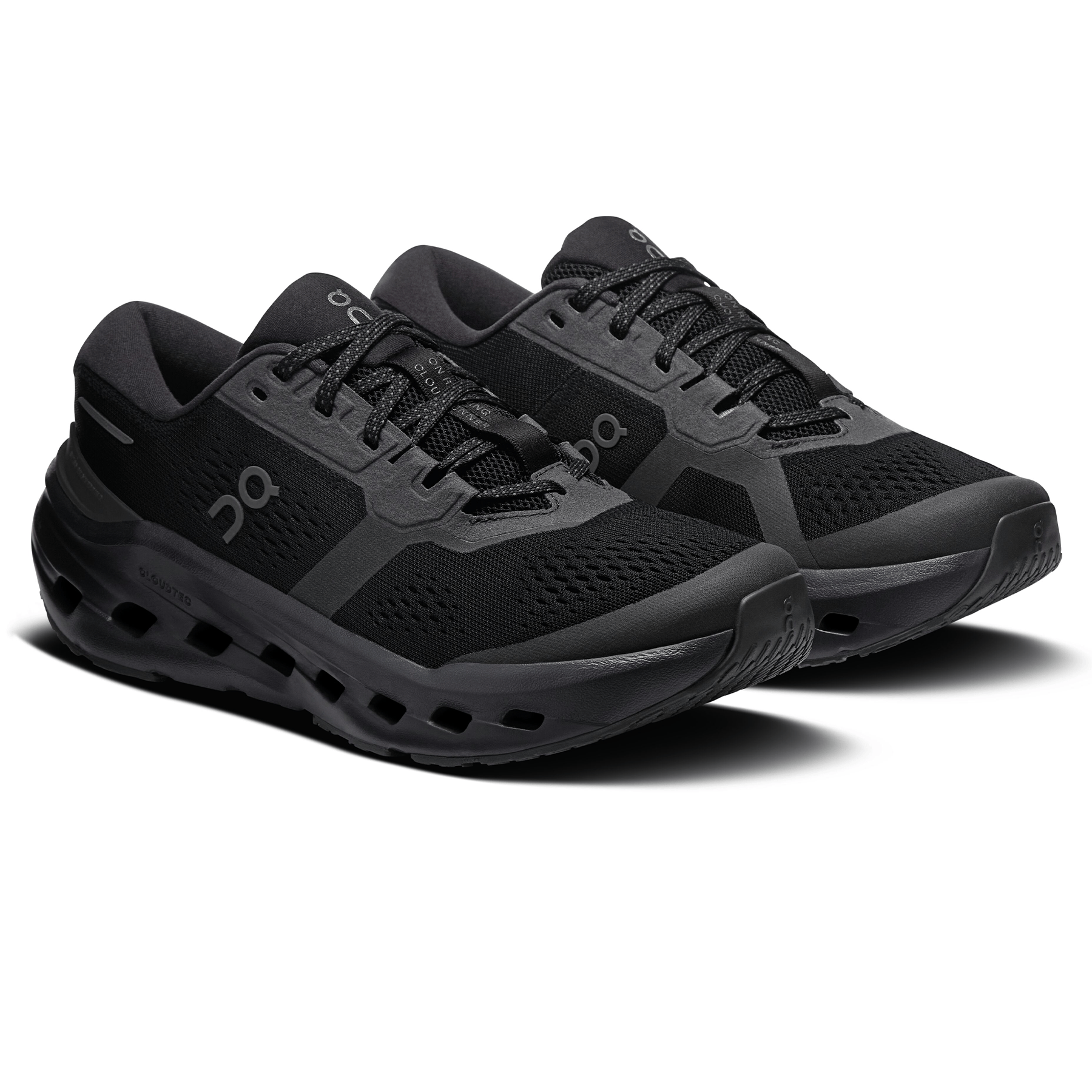 On Cloudrunner 3 'Black Black' - Kick Game
