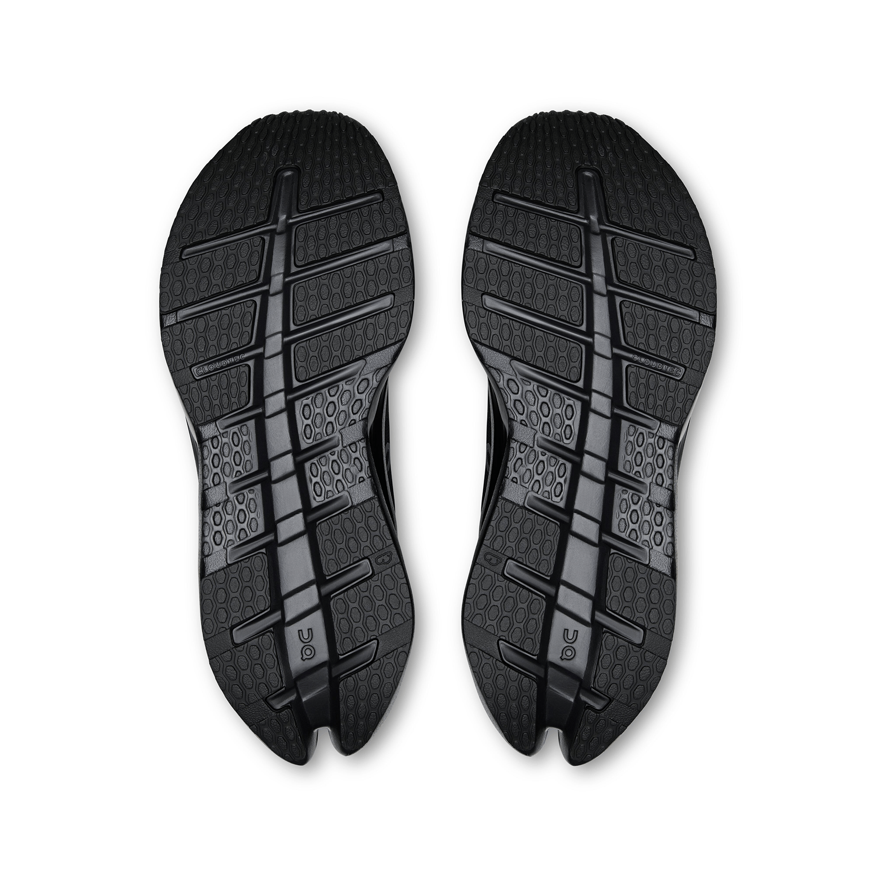 On Cloudrunner 3 'Black Black' - Kick Game