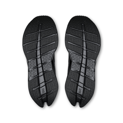 On Cloudrunner 3 'Black Black' - Kick Game