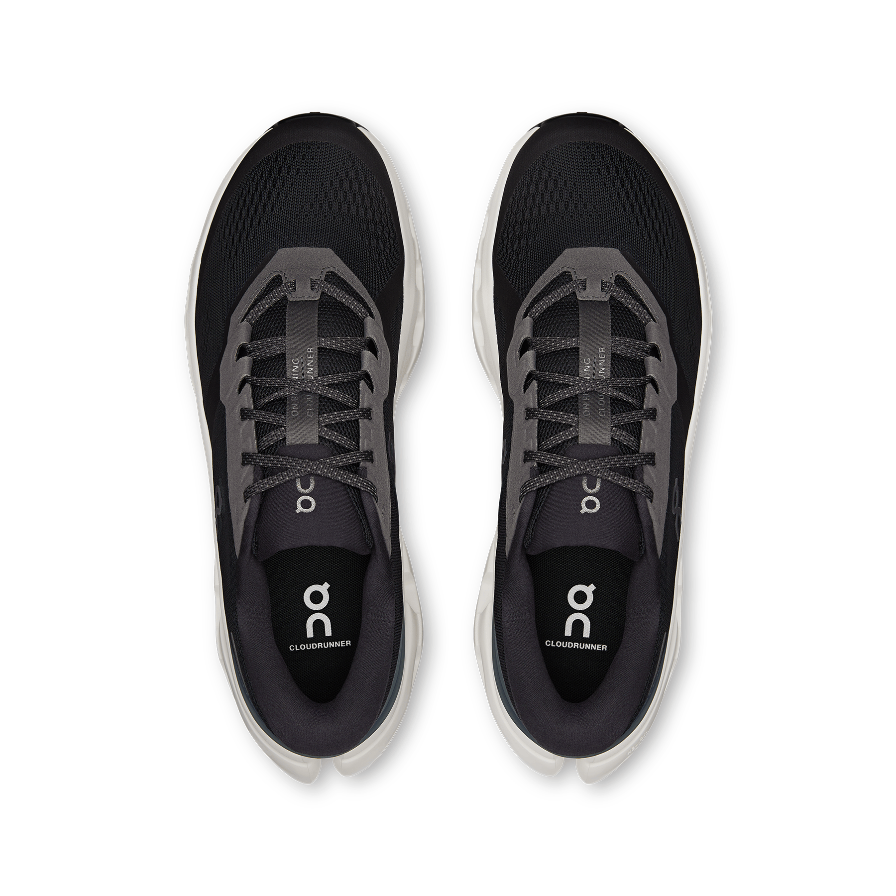 On Cloudrunner 3 'Black Ivory' - Kick Game