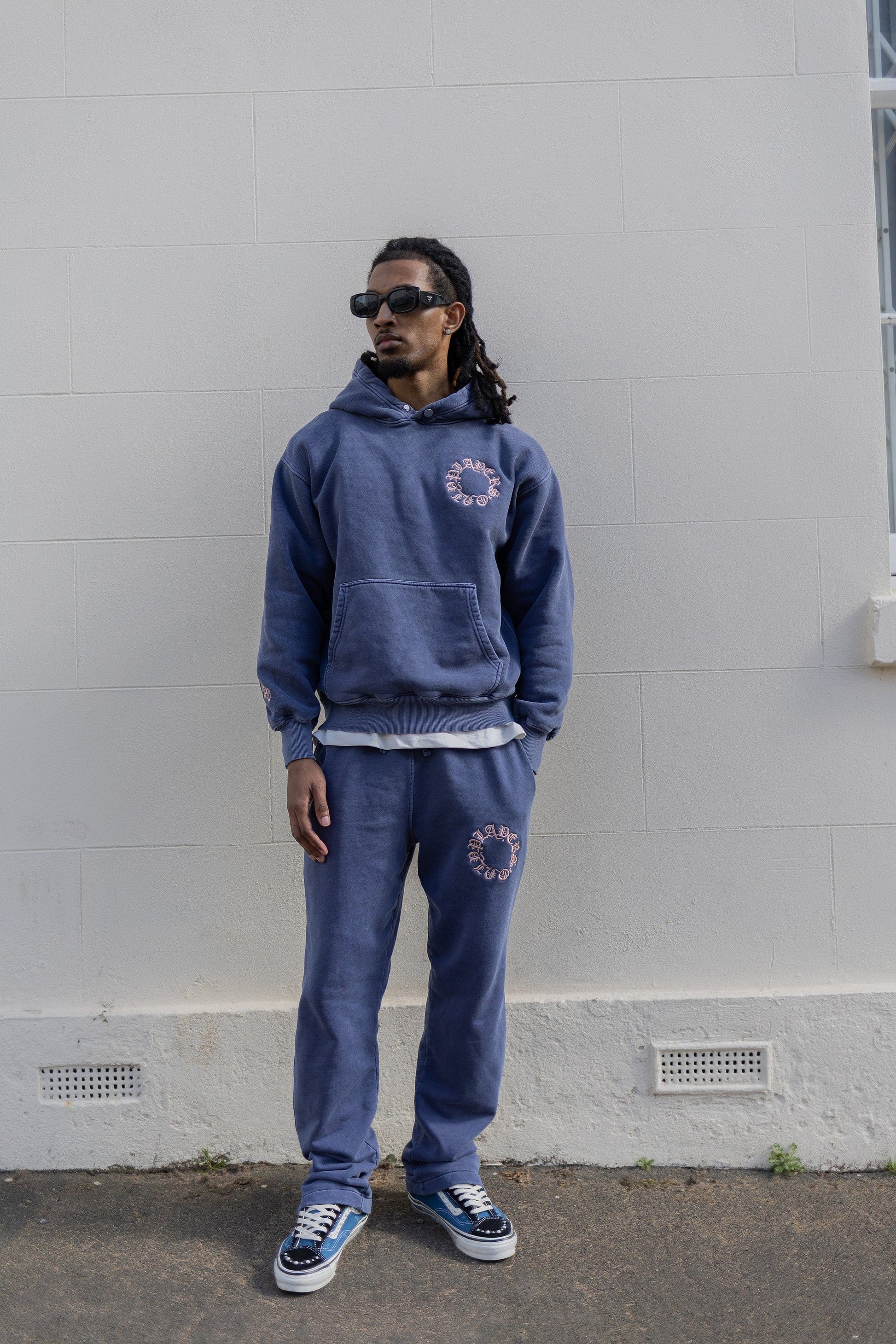 PLAYERS ONLY WASHED NAVY EMBROIDERED SWEATPANTS - Kick Game
