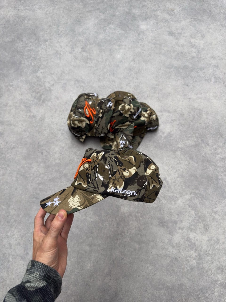 CAMO SCRIPT HAT - Kick Game