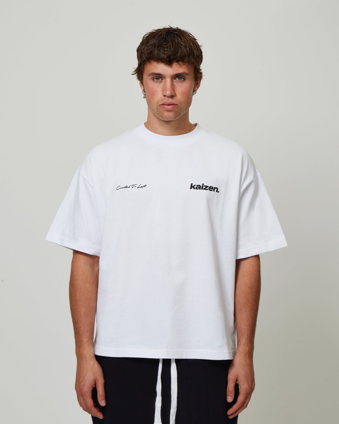 KAIZEN MARKET ARCH TEE WHITE - Kick Game