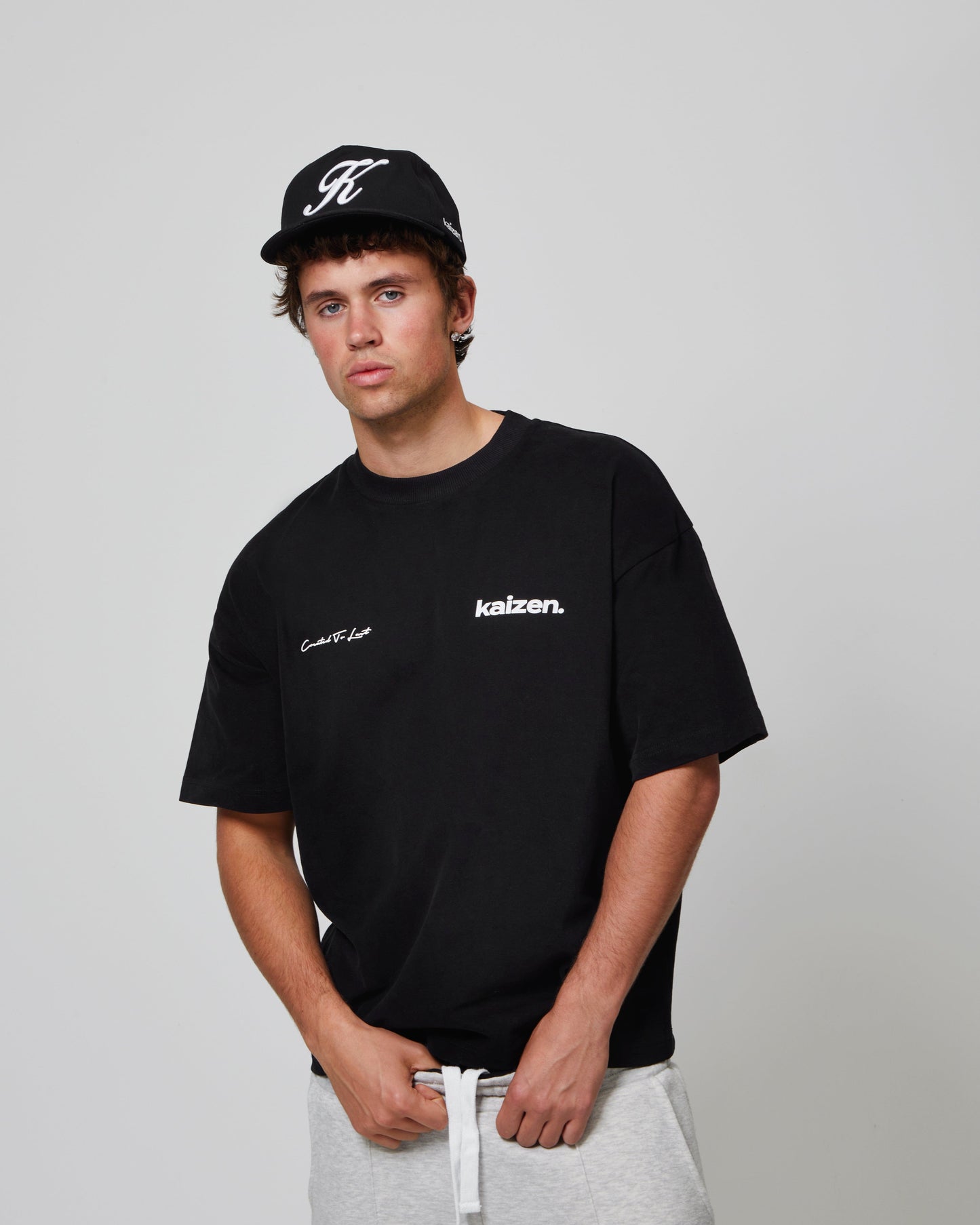 KAIZEN MARKET ARCH TEE BLACK - Kick Game