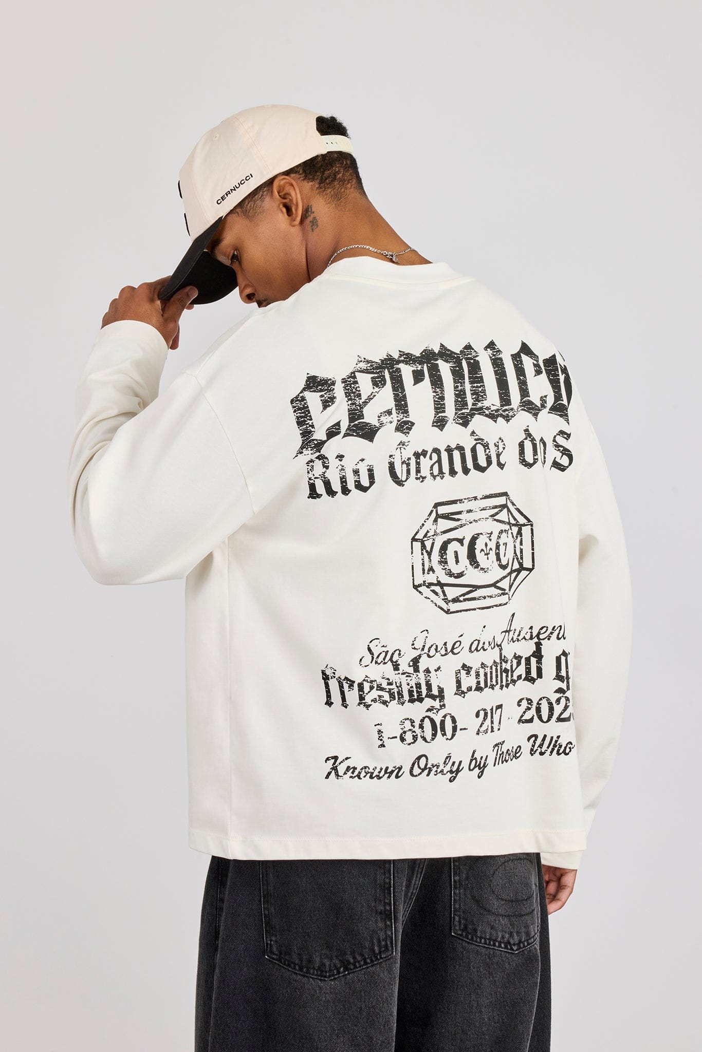 Long Sleeve Rio Graphic Print T-Shirt - Off White - Kick Game