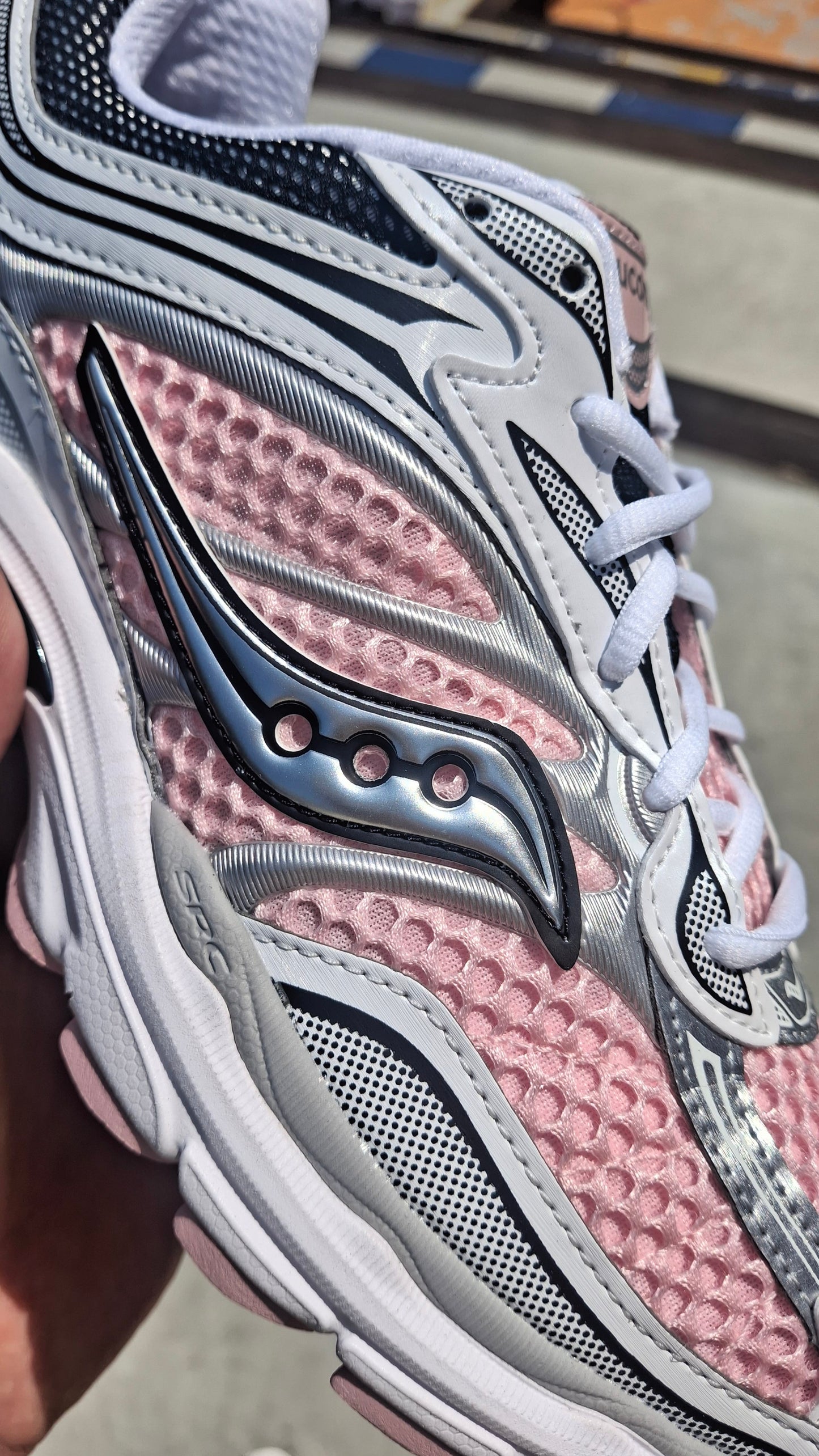 Saucony Progrid Omni 9 OG 'White Touch' - Kick Game