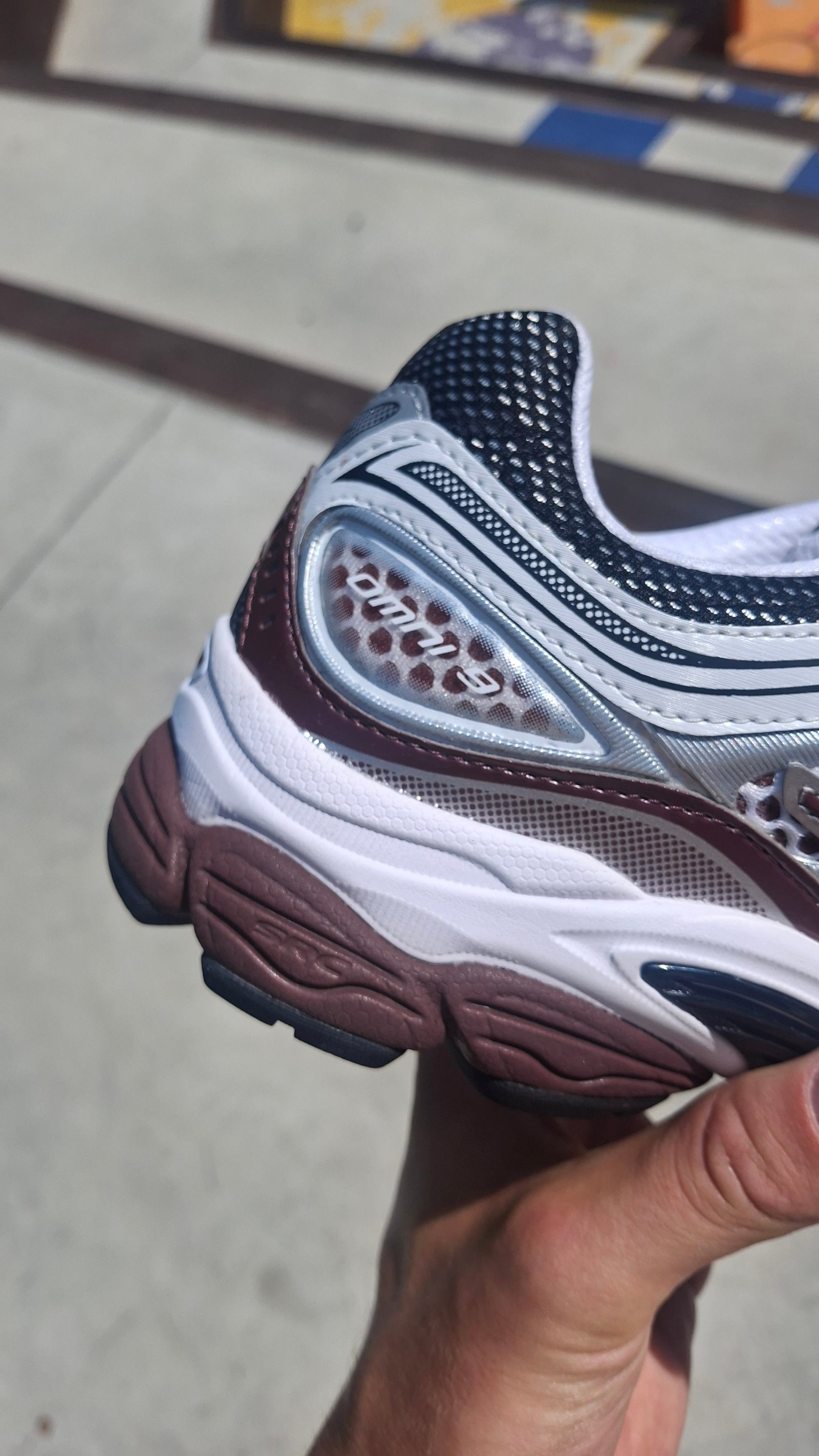 Saucony Progrid Omni 9 OG 'White Maroon' - Kick Game