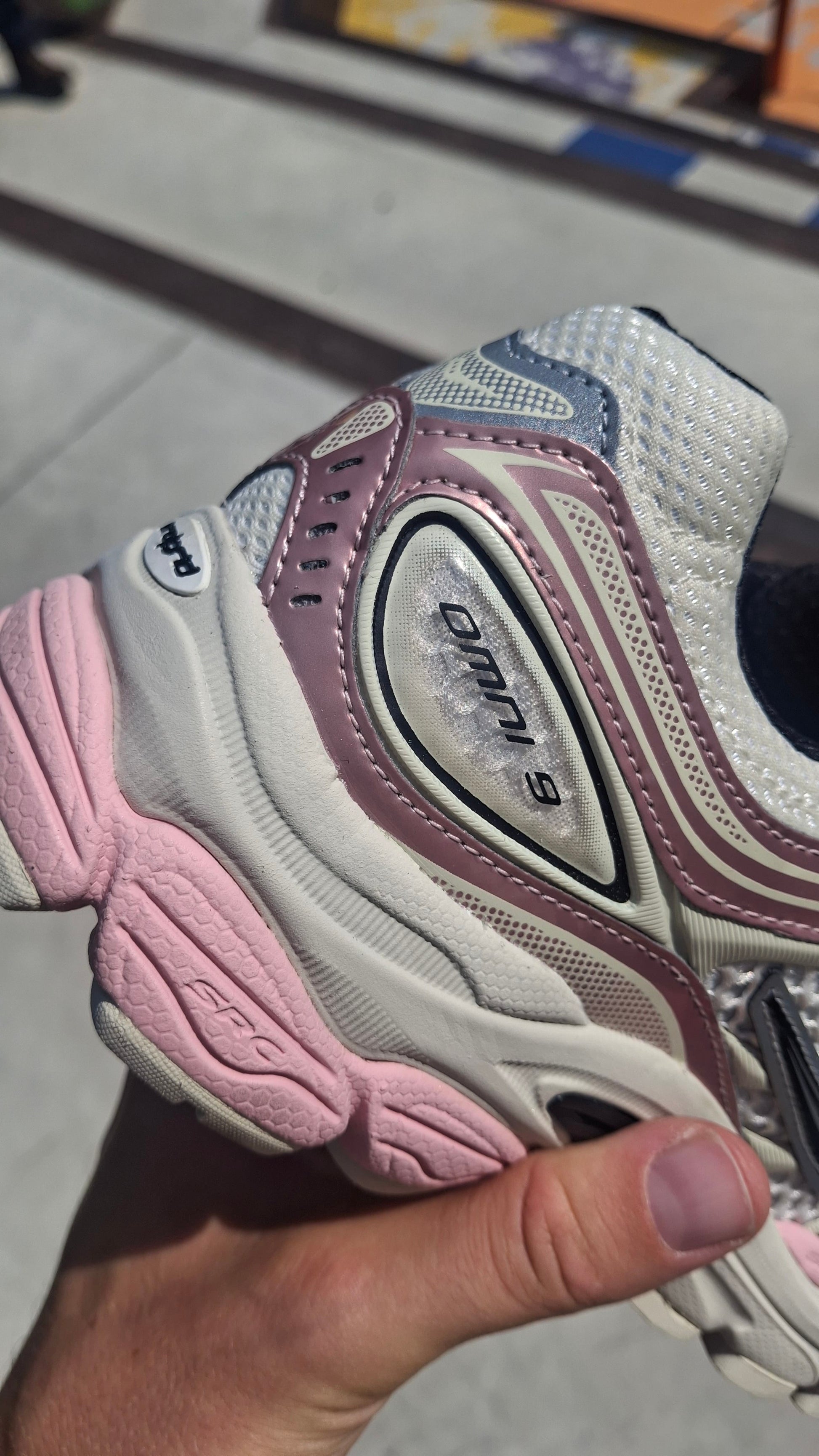 Saucony Progrid Omni 9 'Eggshell Touch' - Kick Game