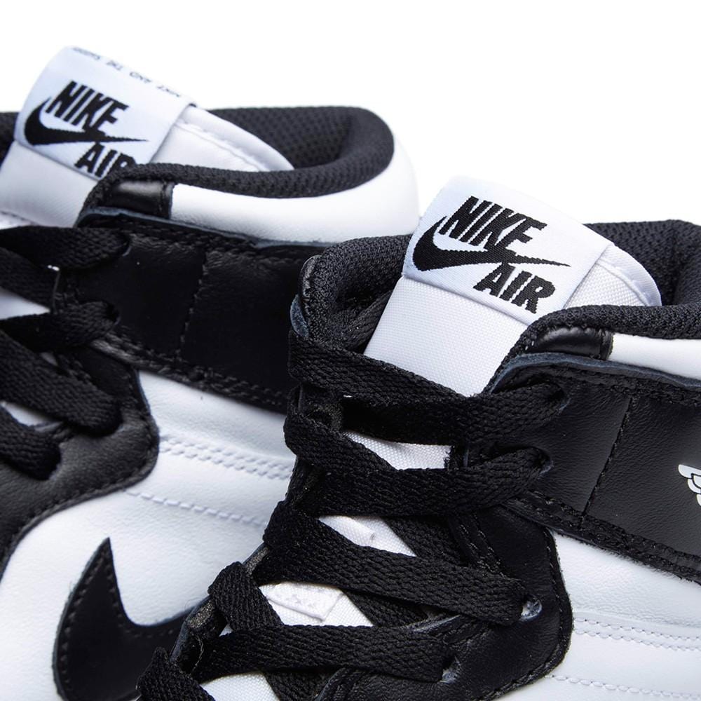 AIR JORDAN 1 RETRO HI OG 'BLACK-WHITE' - Kick Game
