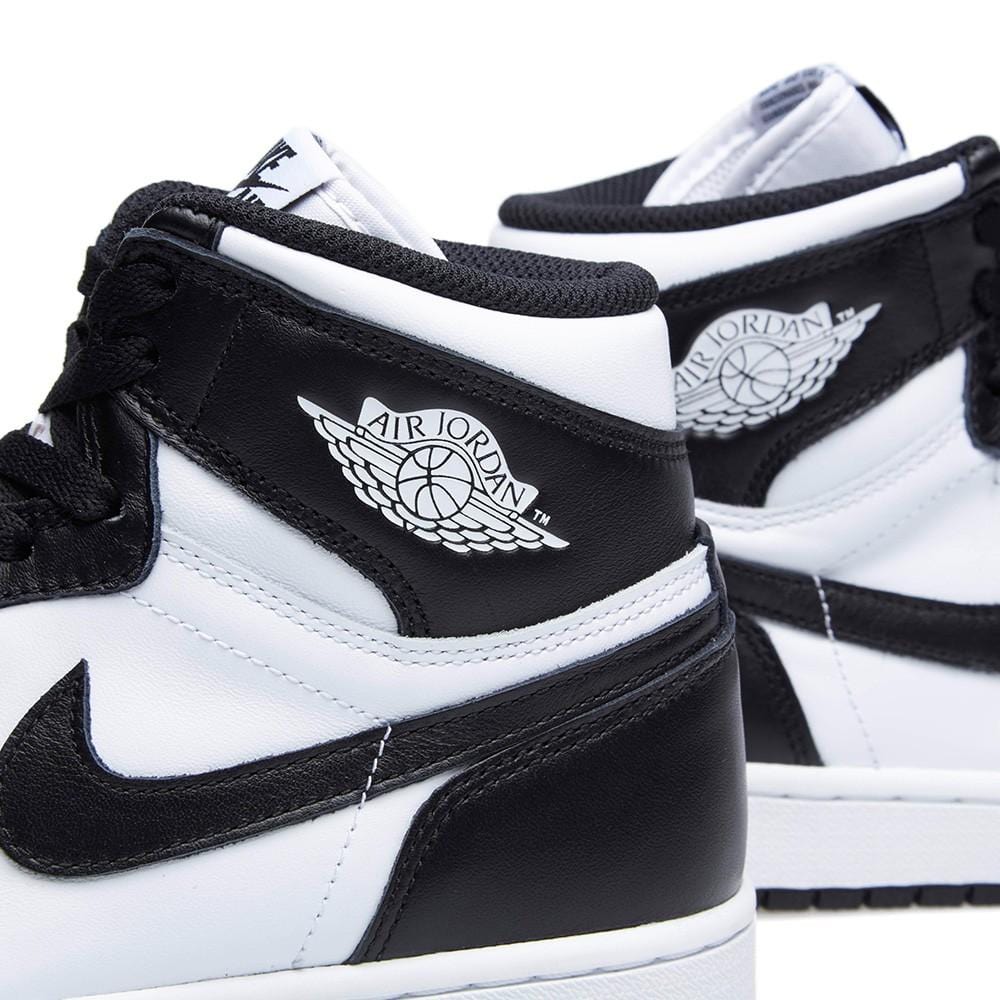 AIR JORDAN 1 RETRO HI OG 'BLACK-WHITE' - Kick Game