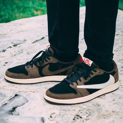 Travis Scott x Air Jordan 1 Low Cactus Jack - Kick Game