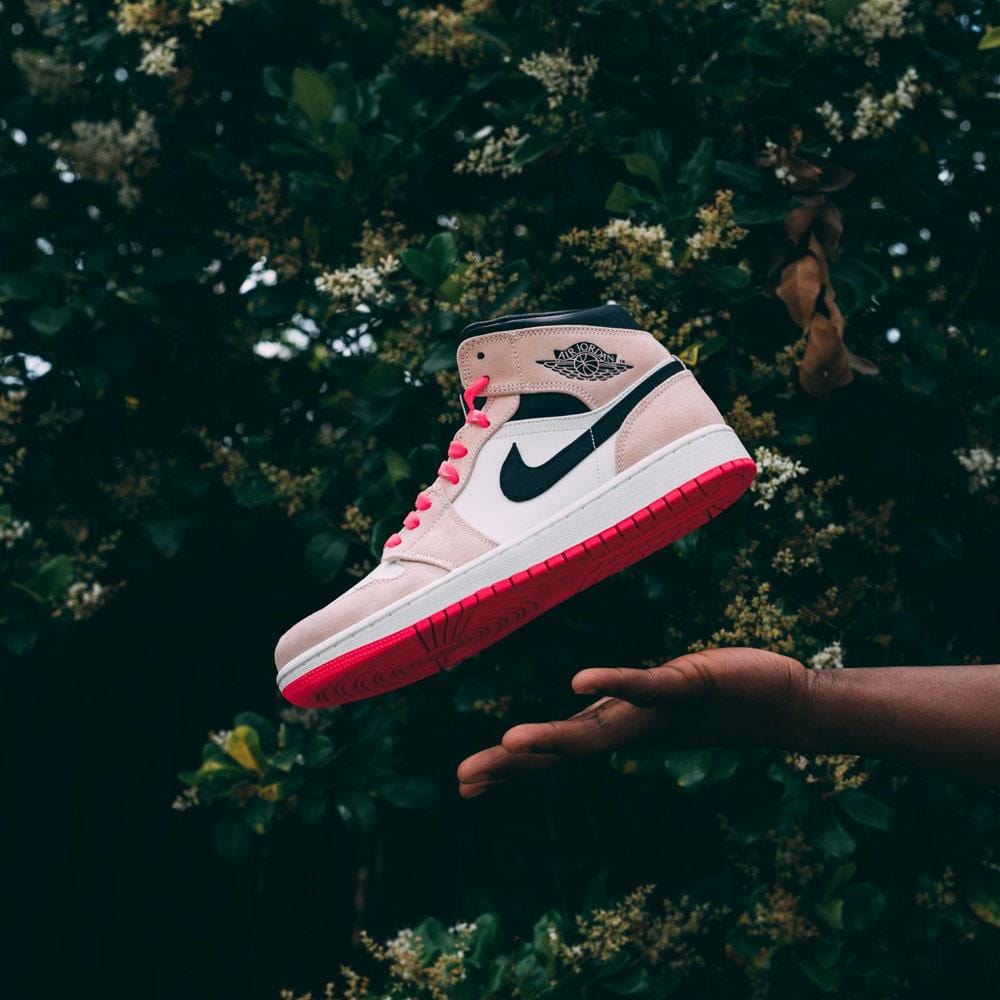 Air Jordan 1 Mid Hyper Pink - Kick Game