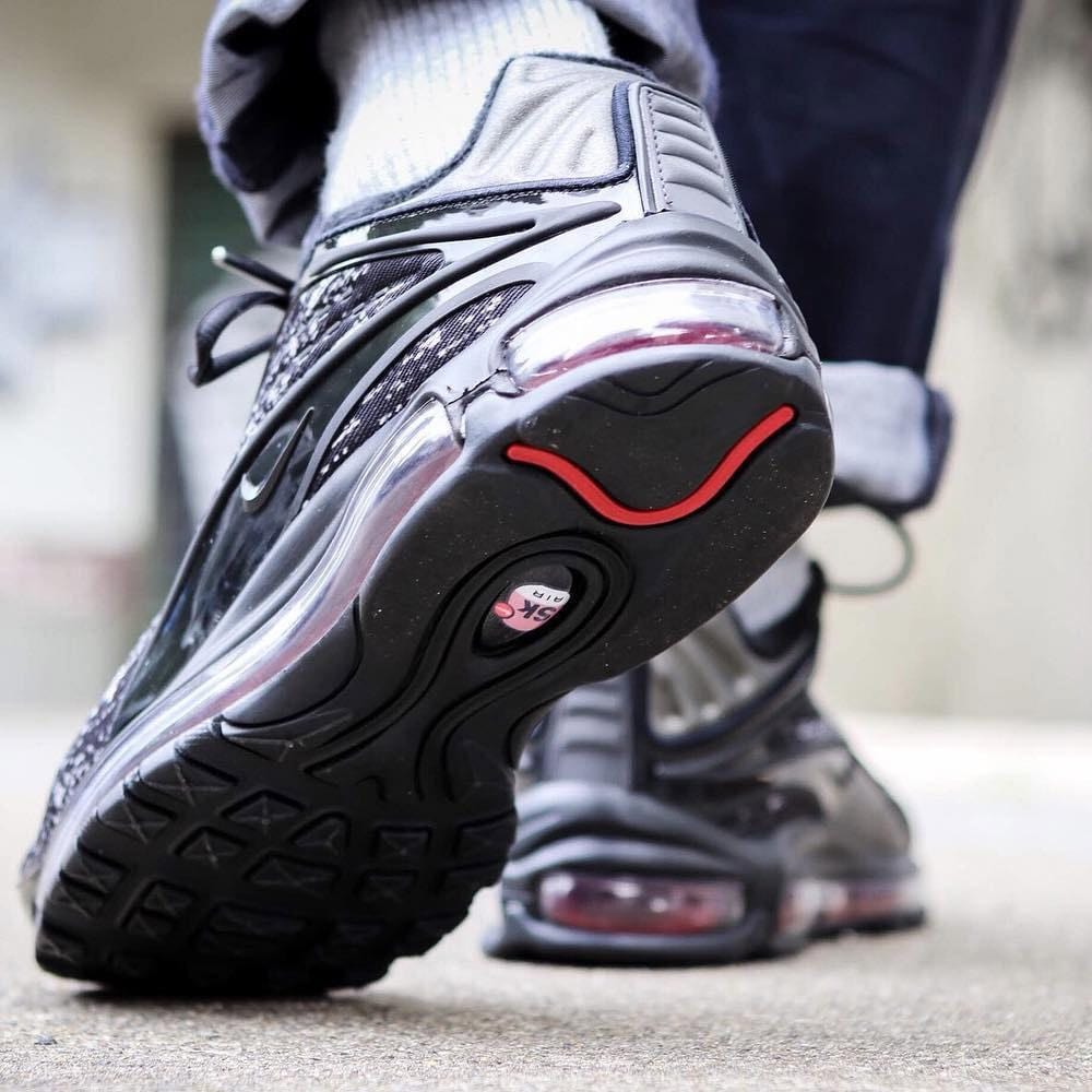 nike air max deluxe size