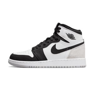 Cette running qui fusionne les modèles 1500 et 1600 en a sous le capot Retro High OG GS 'Stage Haze'