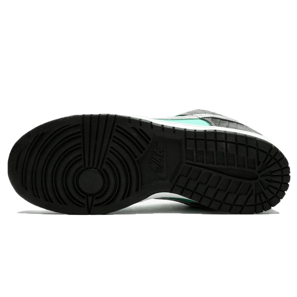 Diamond Supply Co. x Nike Dunk Low Pro SB Tiffany Kick Game