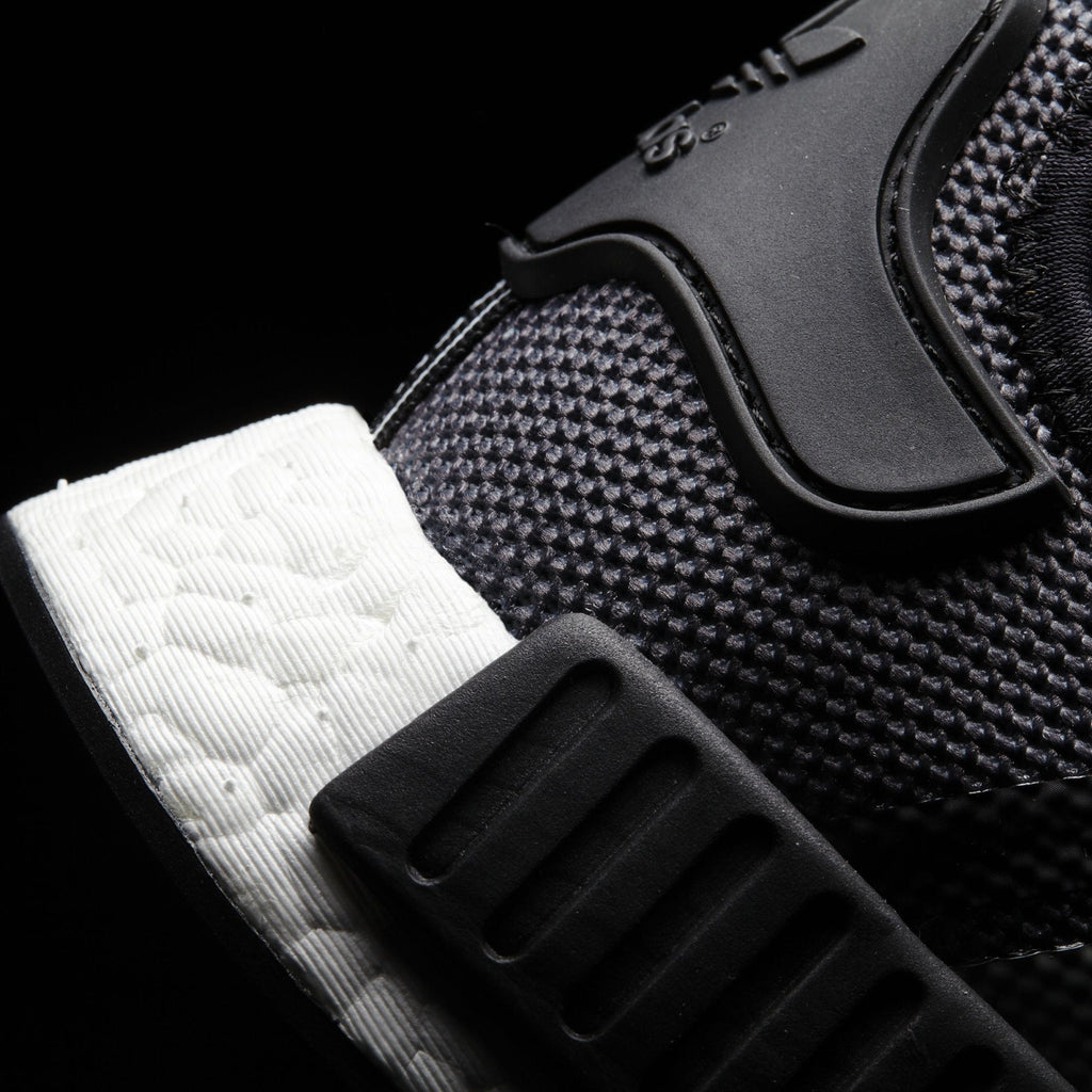 ADIDAS NMD R1 - Core Black Chalk White - Kick Game