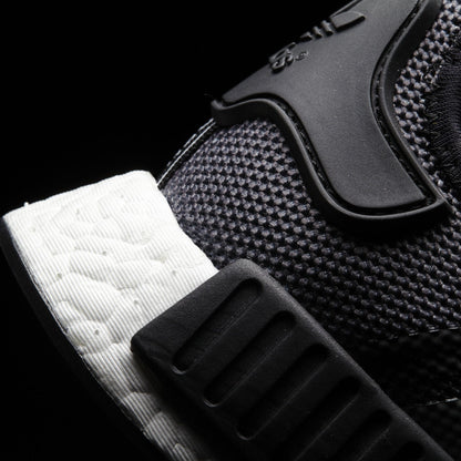 ADIDAS NMD R1 - Core Black Chalk White - Kick Game