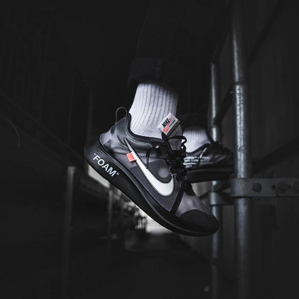 オフホワイ NIKE THE10 NIKE ZOOM FLY off-white 黒の通販 by ナギサ's shop｜ナイキならラクマ  オフホワイ