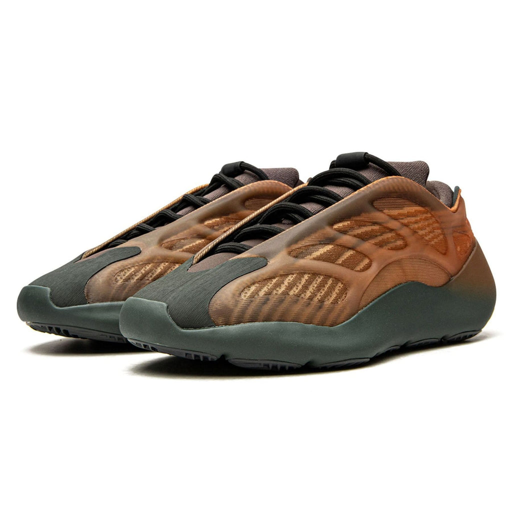 yeezy 700 clay brown shirt