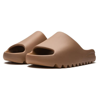 Yeezy Slides 'Core' - Kick Game