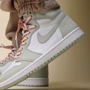wmns 1 retro high og seafoam