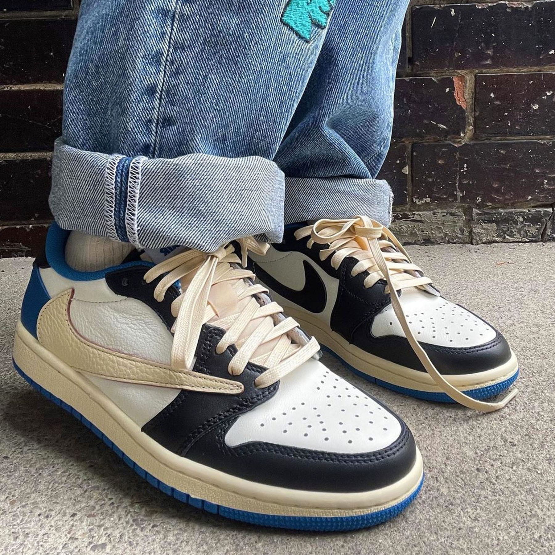 Fragment Design x Travis Scott x Air Jordan 1 Retro Low - Kick Game