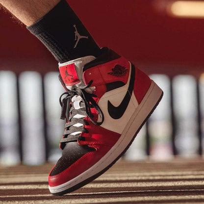 Air Jordan 1 Mid 'Chicago Black Toe' - Kick Game