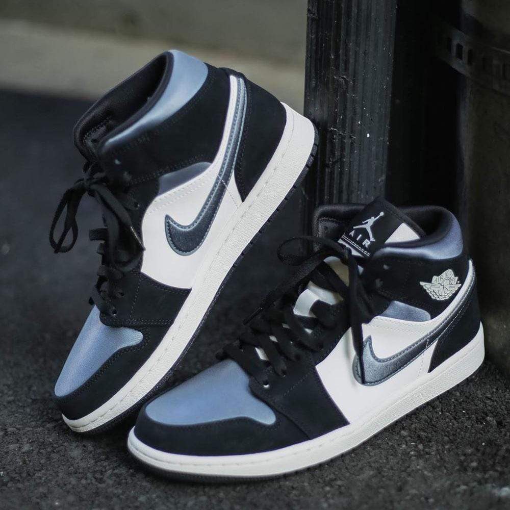 Air Jordan 1 Mid SE Satin Smoke Grey Kick Game