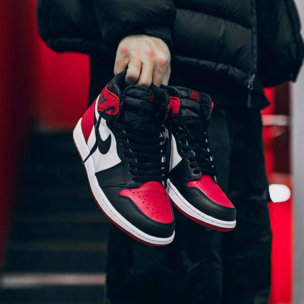 Air Jordan 1 retro high OG Bred Toe