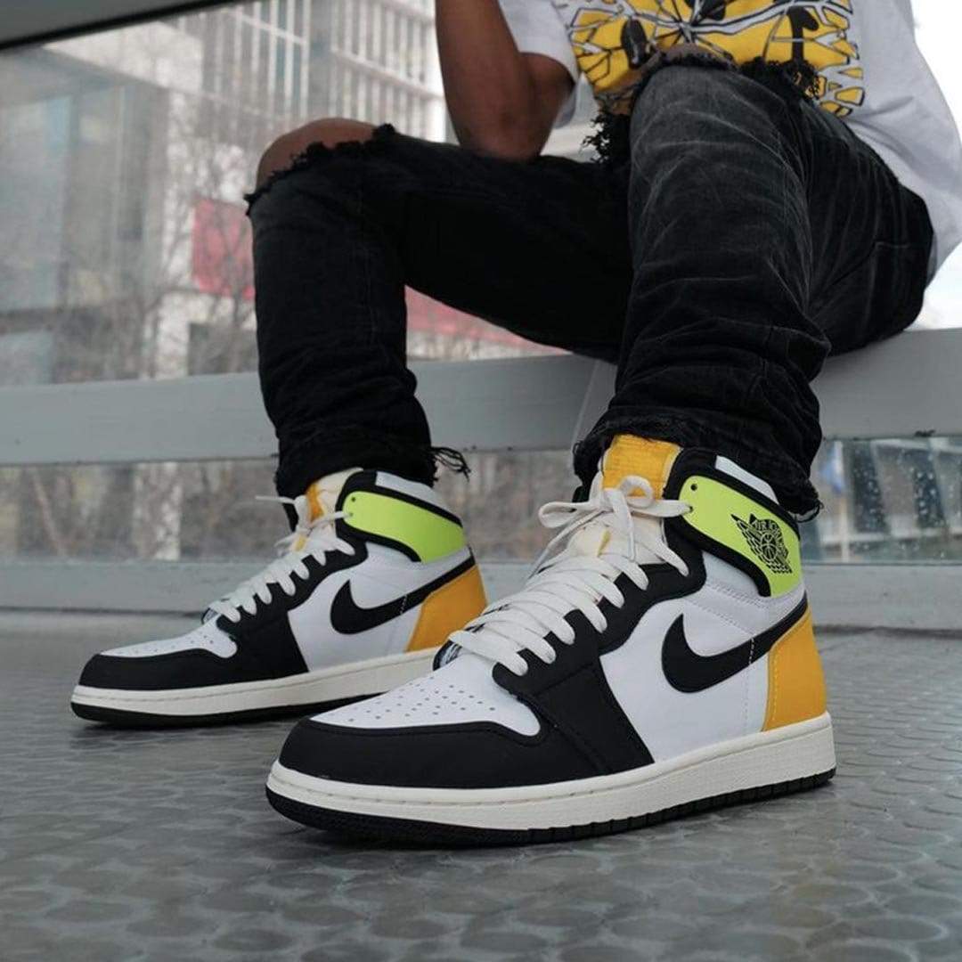 NIKE AIRJORDAN 1 RETRO HIGH OG Volt Gold