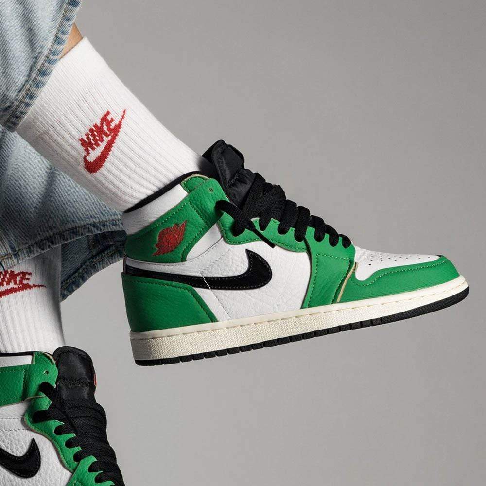 Air Jordan 1 Wmns Retro High OG 'Lucky Green' — Kick Game