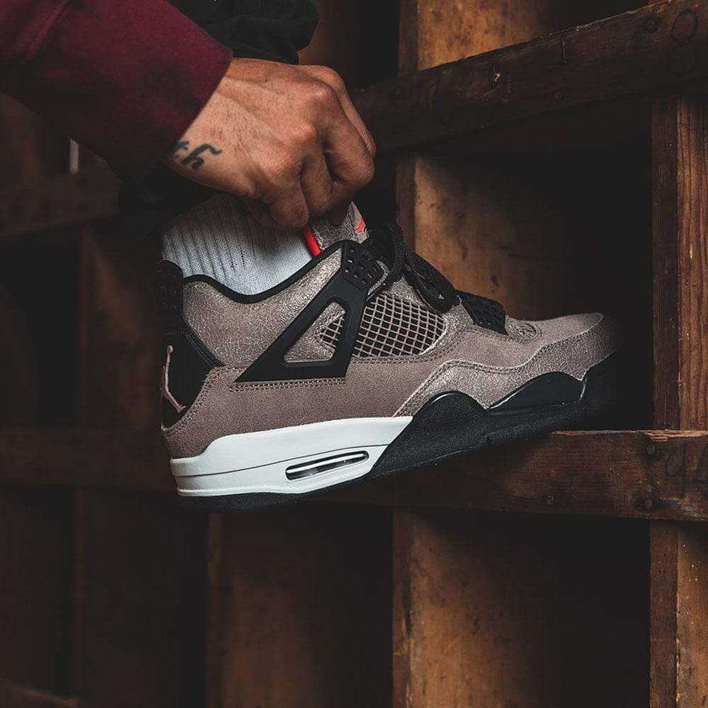 NIKE AIR JORDAN 4 TAUPE HAZE