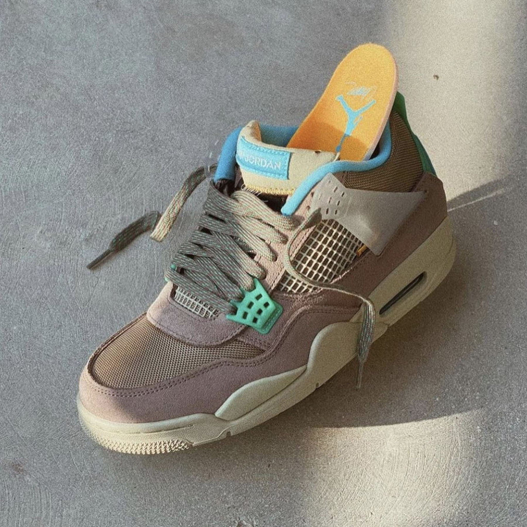 Air Jordan 4 Retro Taupe Haze