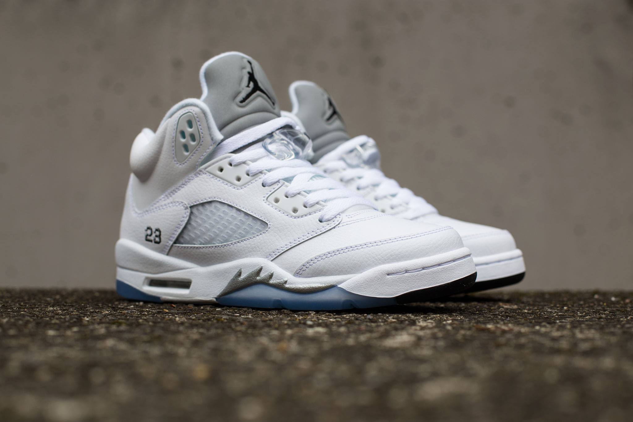 Air Jordan 5 Retro White Metallic Silver Kick Game