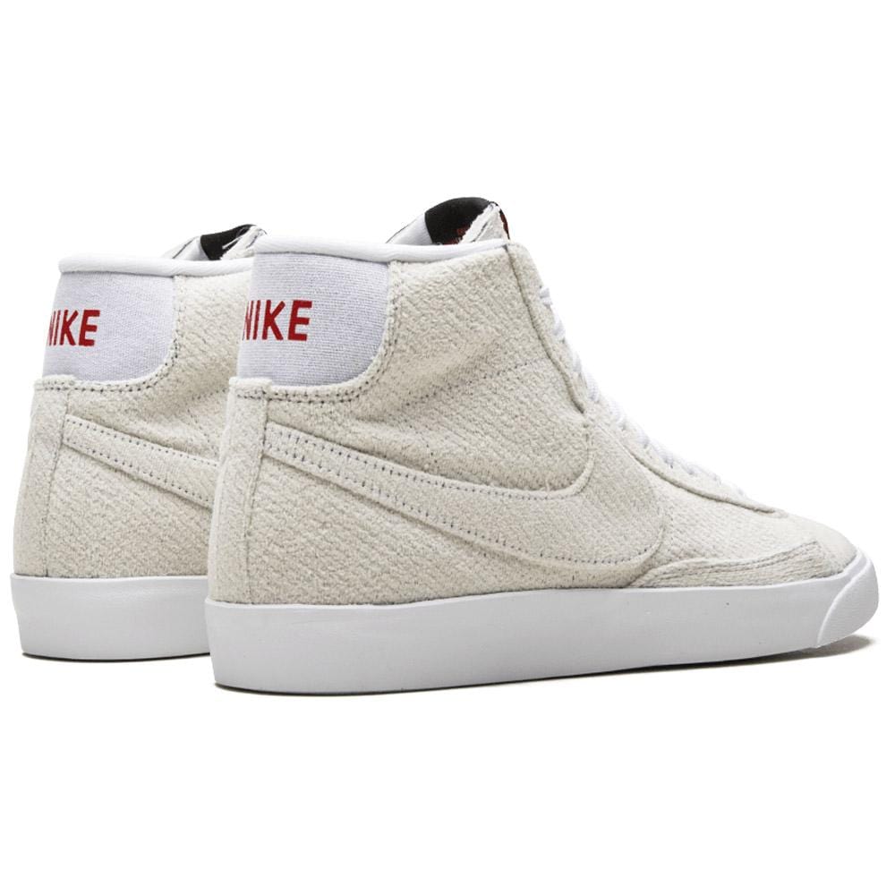 Nike upside down stranger things 2025