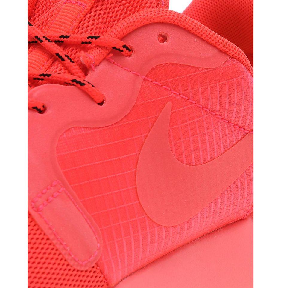 Nike Women's Roshe Run Hyperfuse - Kick Game